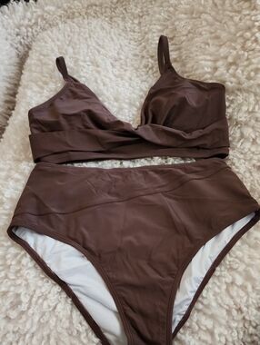 Cupshe Brown Twist Front Two-Piece Bikini. Size medium. NWT